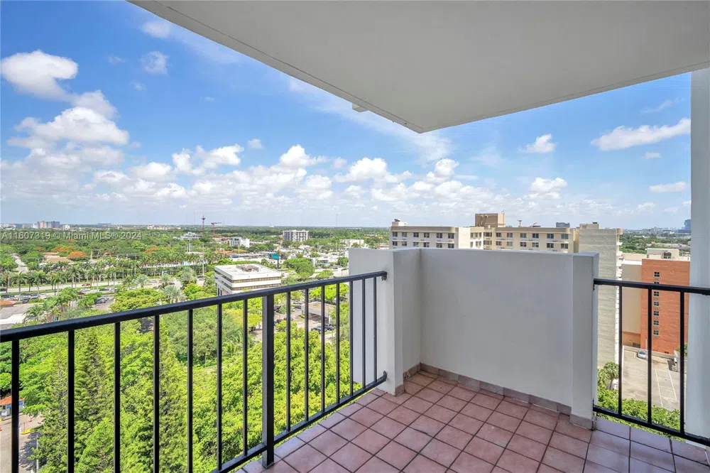 2780 NE 183rd St #1601 Aventura, FL 33160