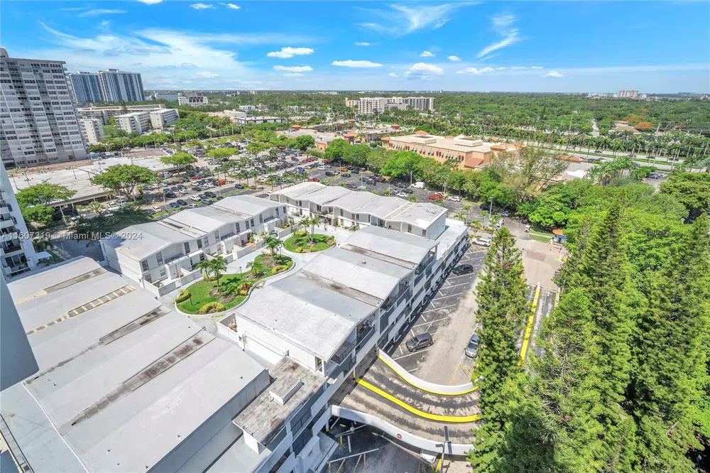 2780 NE 183rd St #1601 Aventura, FL 33160