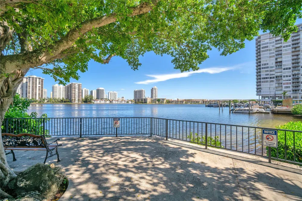 2780 NE 183rd St #1601 Aventura, FL 33160