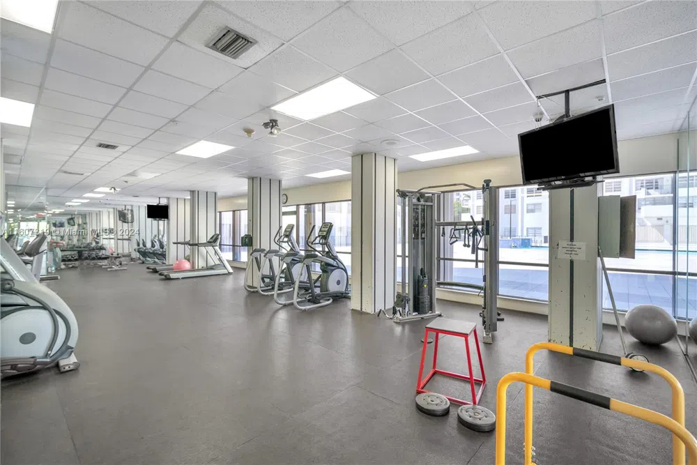 2780 NE 183rd St #1601 Aventura, FL 33160