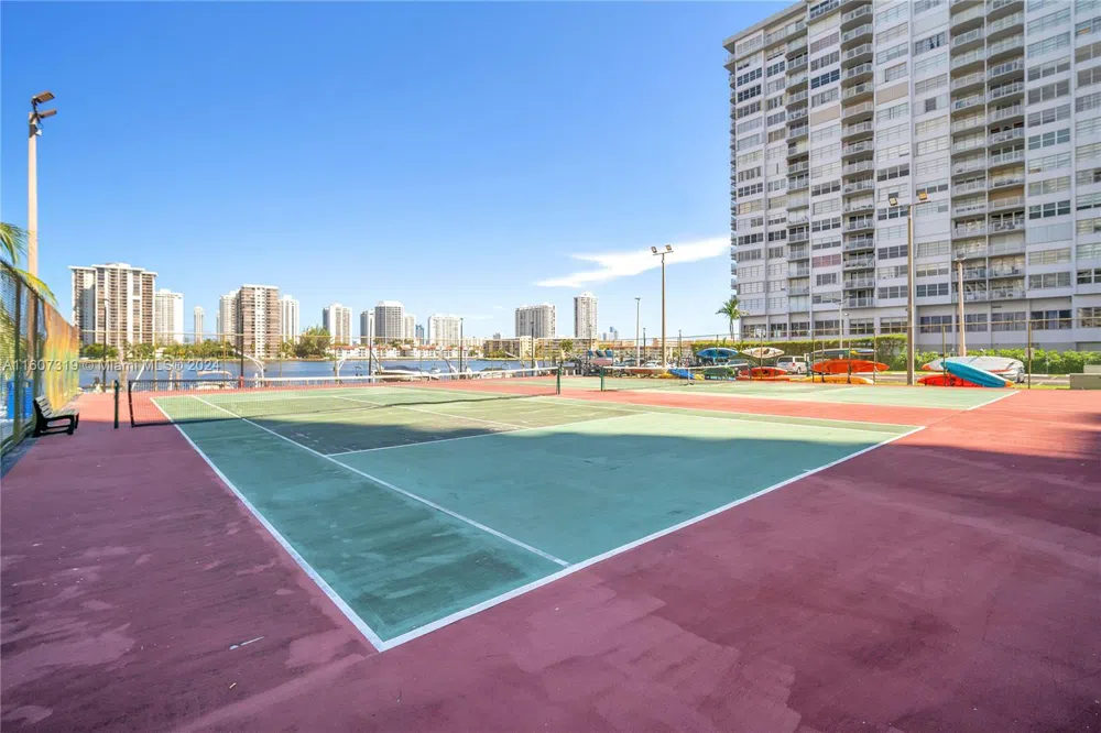 2780 NE 183rd St #1601 Aventura, FL 33160