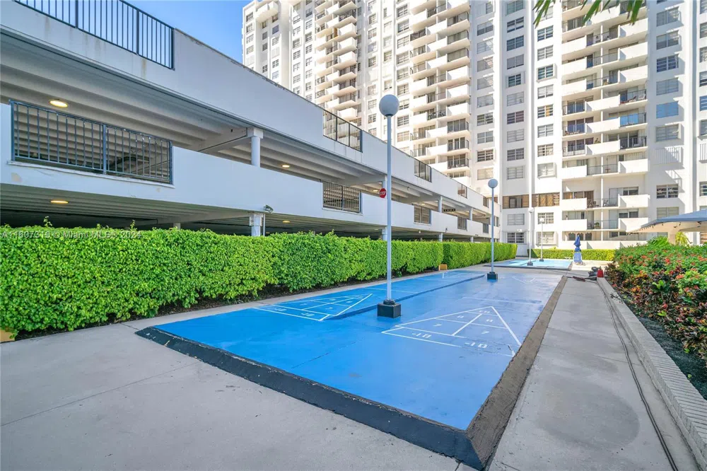 2780 NE 183rd St #1601 Aventura, FL 33160