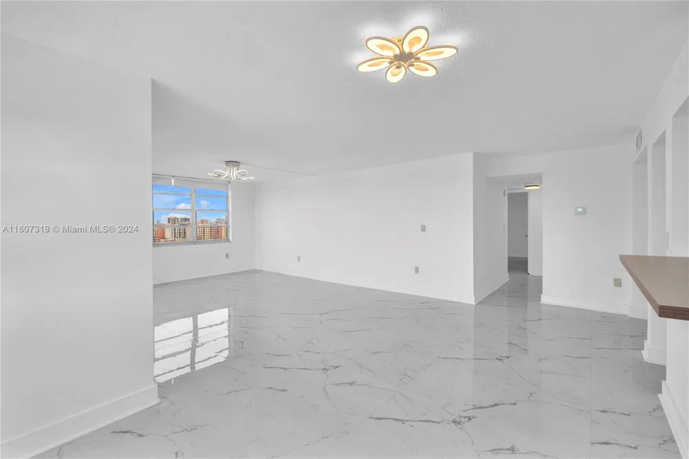 2780 NE 183rd St #1601 Aventura, FL 33160