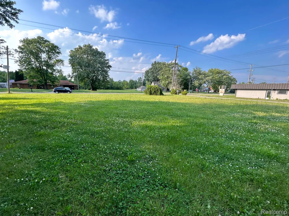 Lapeer Rd Burton City, MI 48509