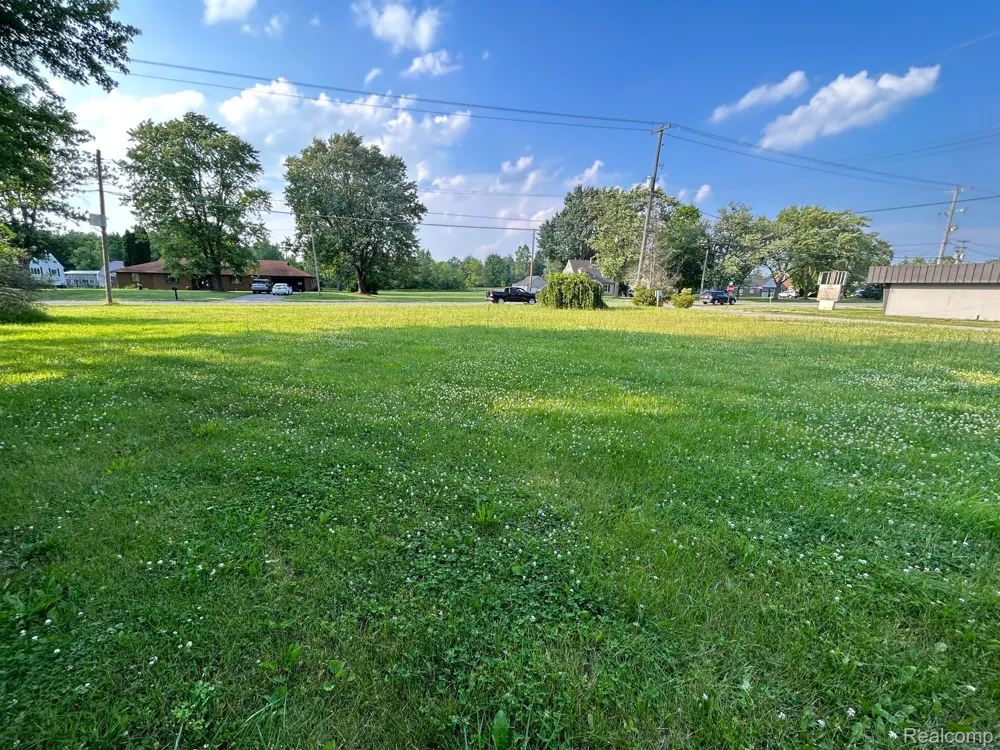 Lapeer Rd Burton City, MI 48509