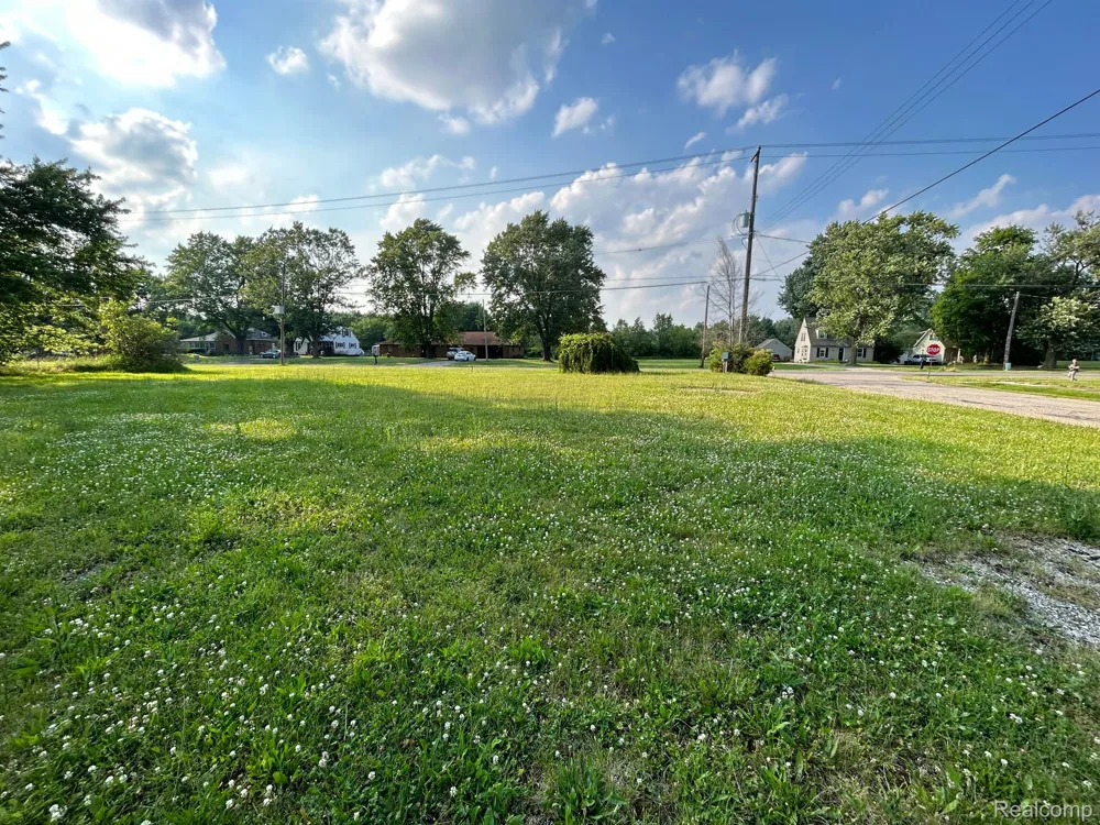 Lapeer Rd Burton City, MI 48509