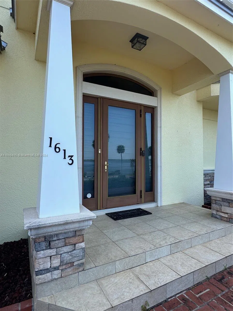 1613 Indian River Drive Cocoa, FL 32922