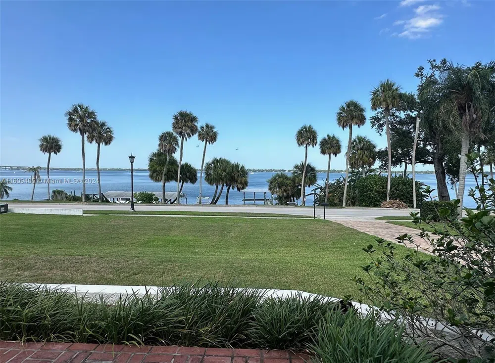 1613 Indian River Drive Cocoa, FL 32922