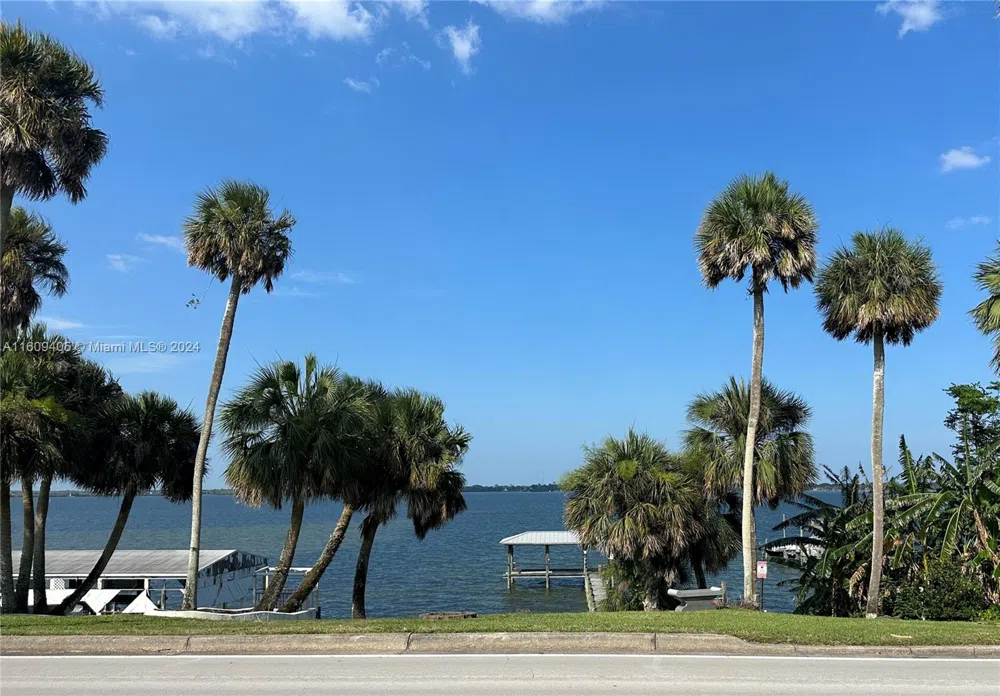 1613 Indian River Drive Cocoa, FL 32922