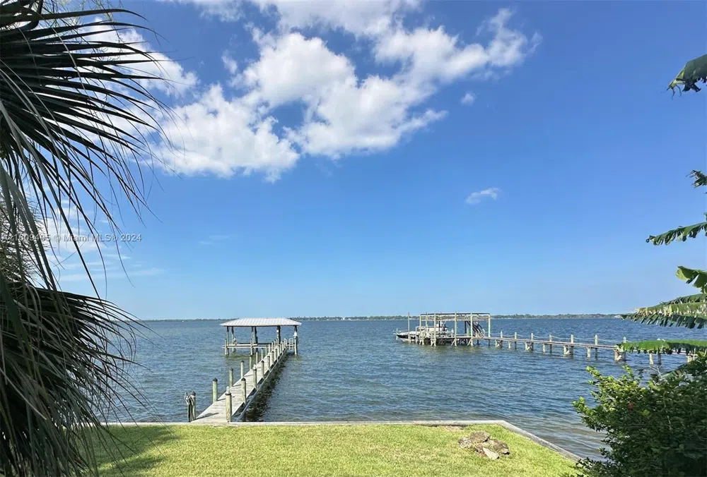 1613 Indian River Drive Cocoa, FL 32922