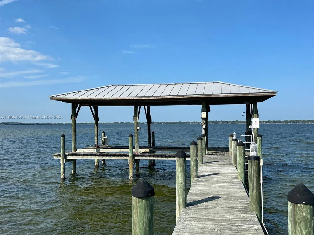 1613 Indian River Drive Cocoa, FL 32922