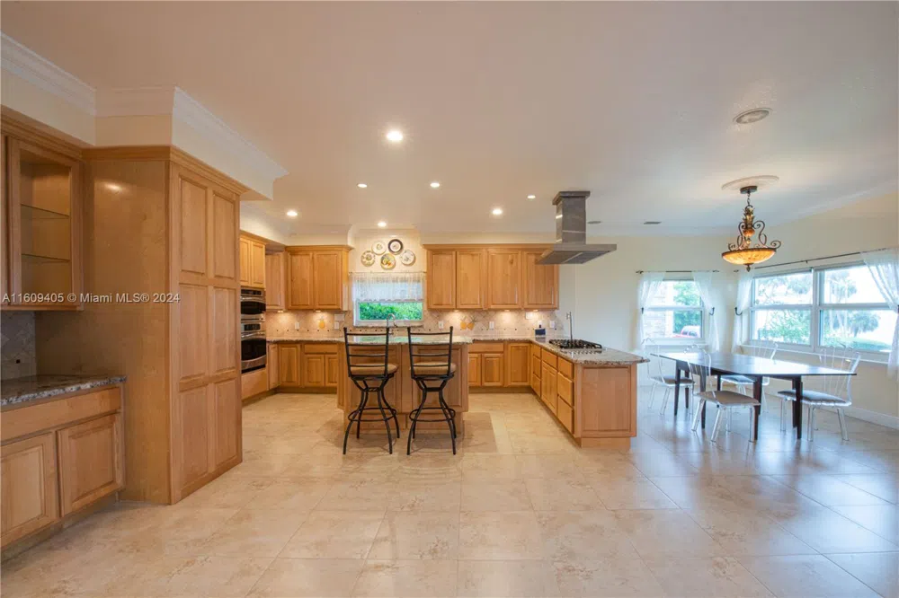 1613 Indian River Drive Cocoa, FL 32922