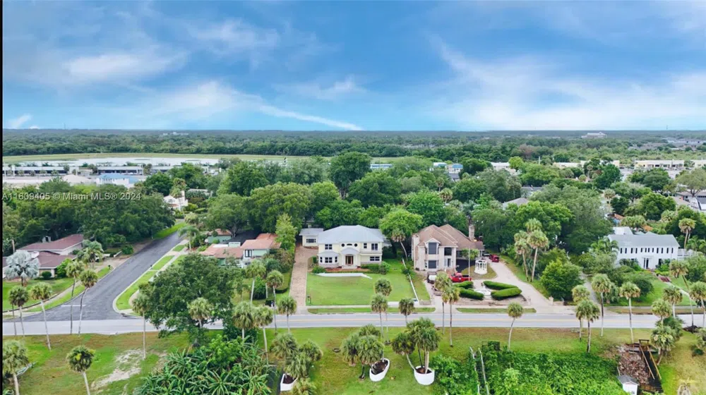 1613 Indian River Drive Cocoa, FL 32922