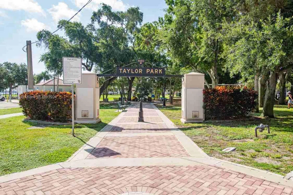 1613 Indian River Drive Cocoa, FL 32922