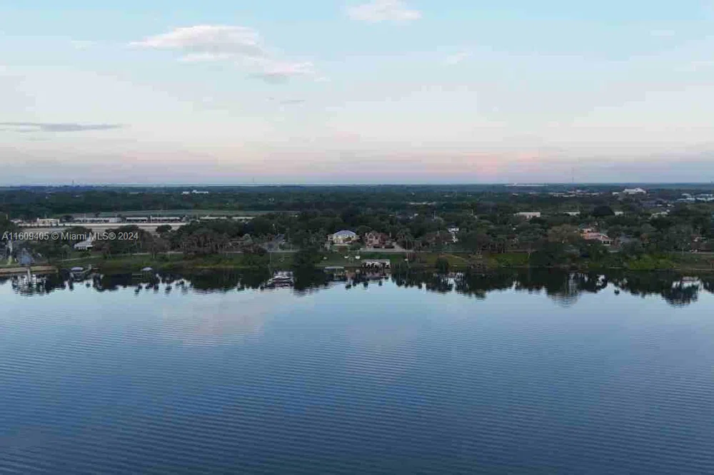 1613 Indian River Drive Cocoa, FL 32922