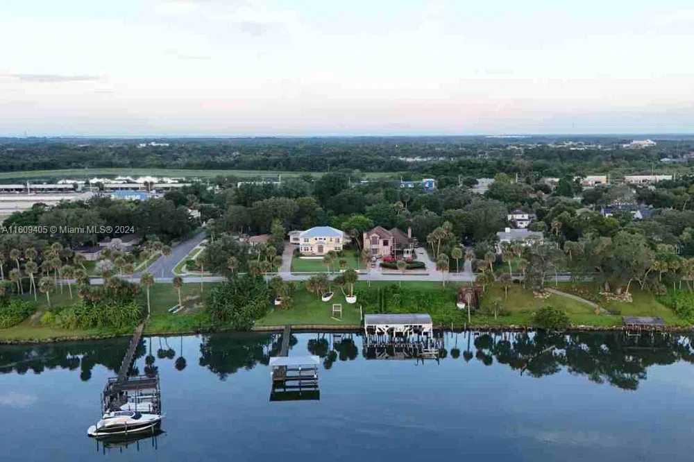 1613 Indian River Drive Cocoa, FL 32922
