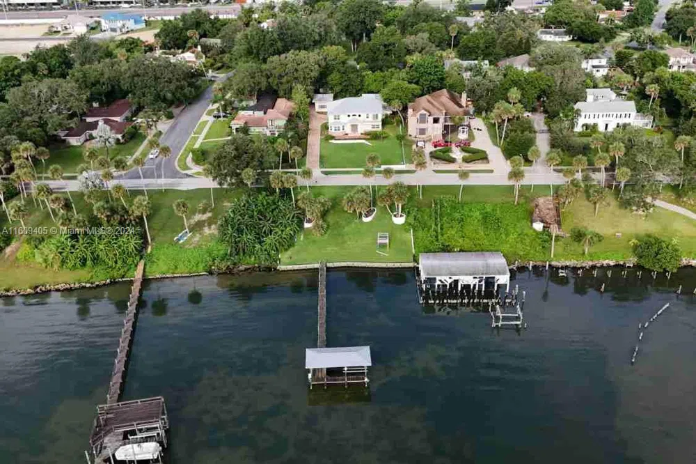 1613 Indian River Drive Cocoa, FL 32922