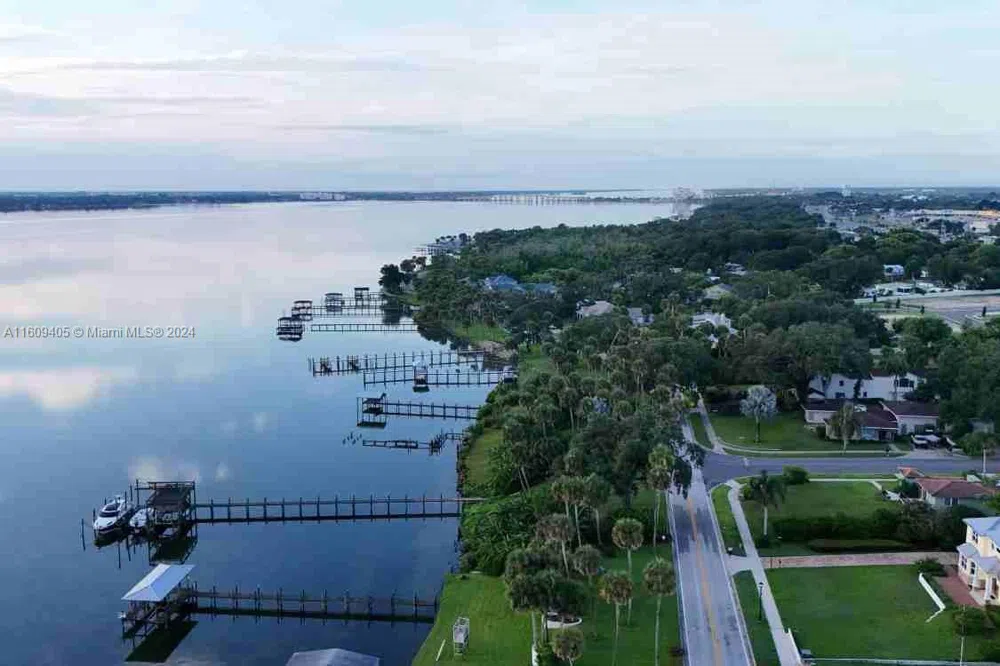 1613 Indian River Drive Cocoa, FL 32922