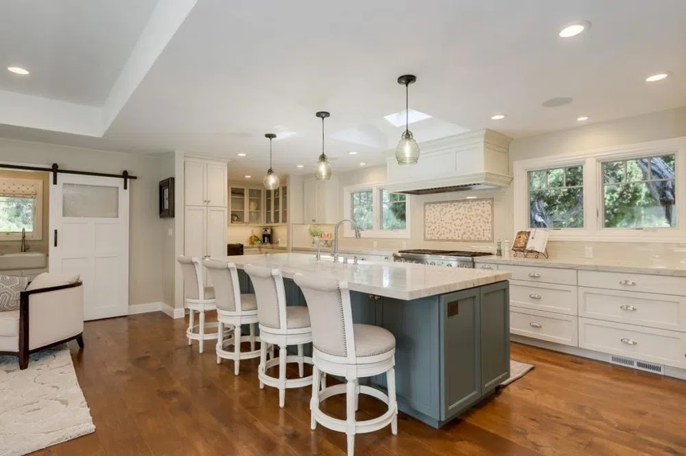 17799 Daves Avenue Monte Sereno, CA 95030