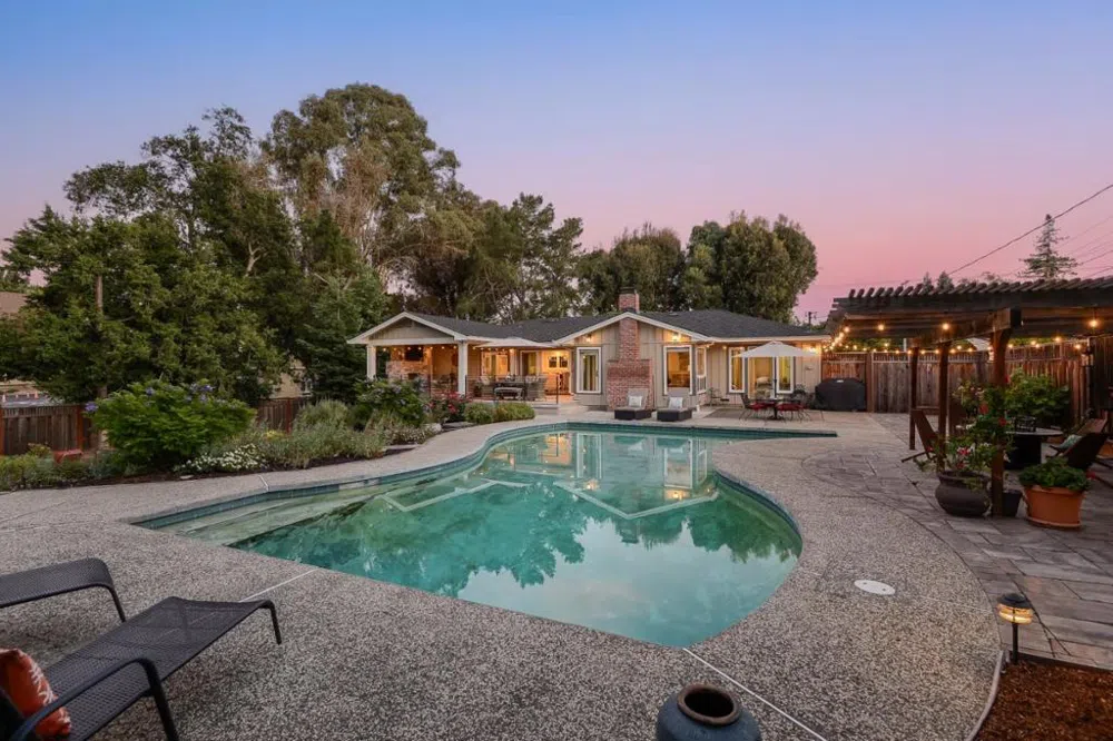 17799 Daves Avenue Monte Sereno, CA 95030