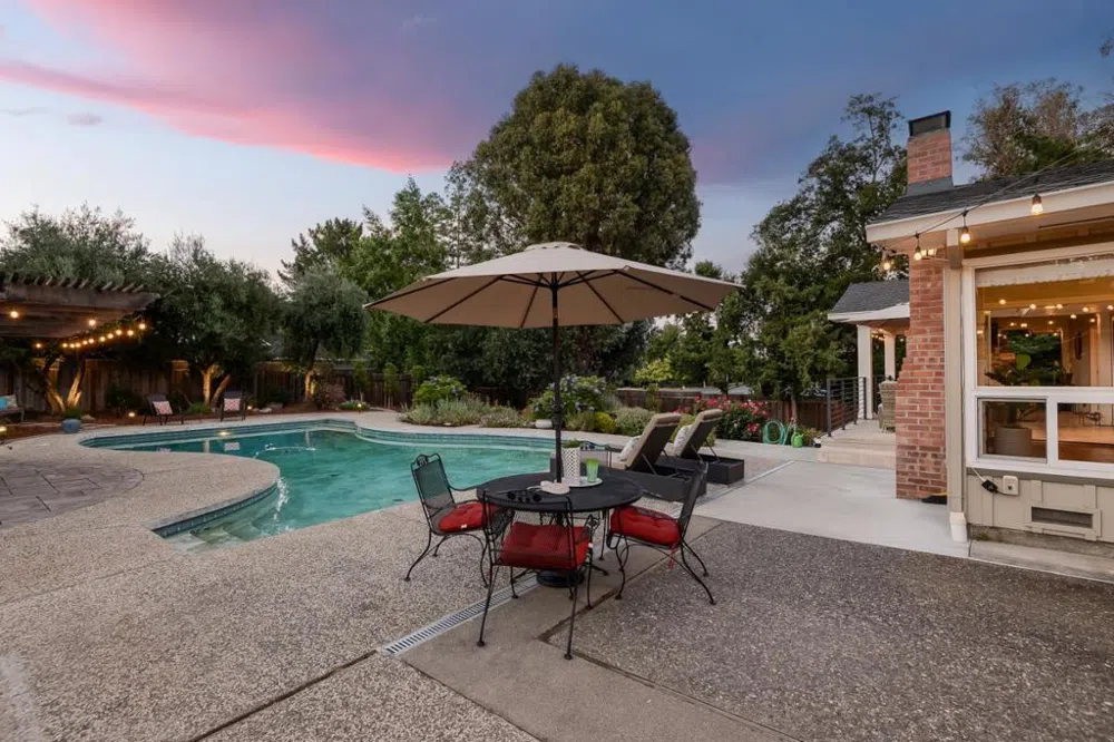 17799 Daves Avenue Monte Sereno, CA 95030
