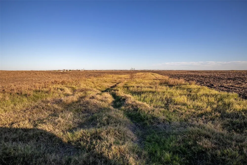14914 Svenska Road Coupland, TX 78615