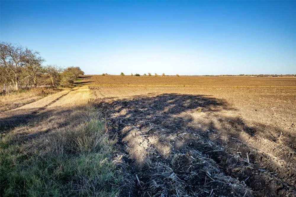 14914 Svenska Road Coupland, TX 78615