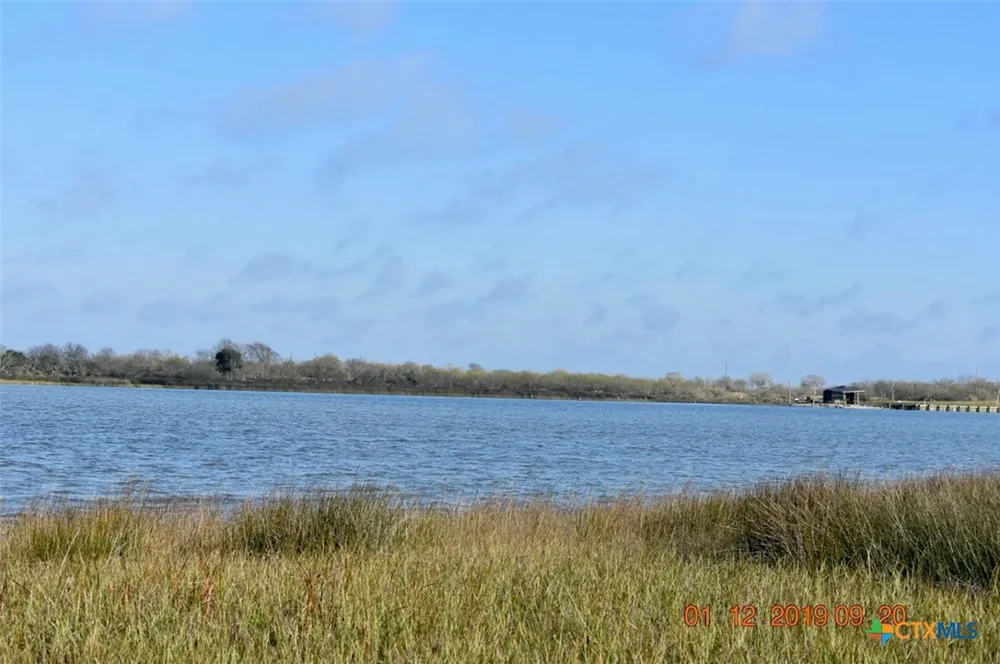 18 Bay Drive Palacios, TX 77465