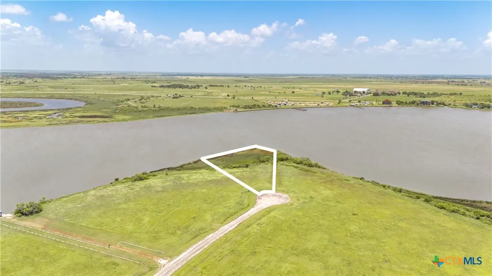 18 Bay Drive Palacios, TX 77465
