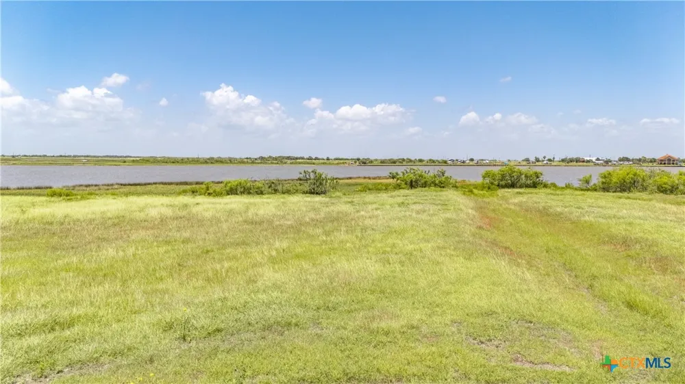 18 Bay Drive Palacios, TX 77465