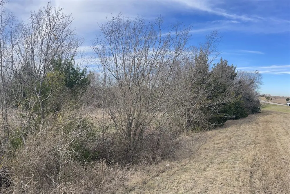 3765 FM 85 Ennis, TX 75119
