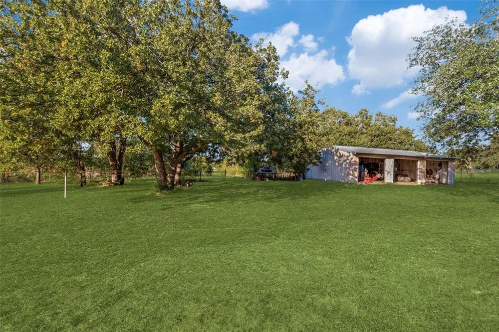 1425 Swiney Hiett Road Kennedale, TX 76060