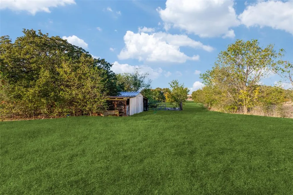 1425 Swiney Hiett Road Kennedale, TX 76060