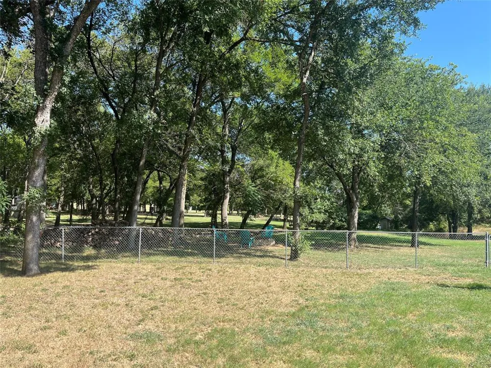 18037 Southhill Drive Whitney, TX 76692