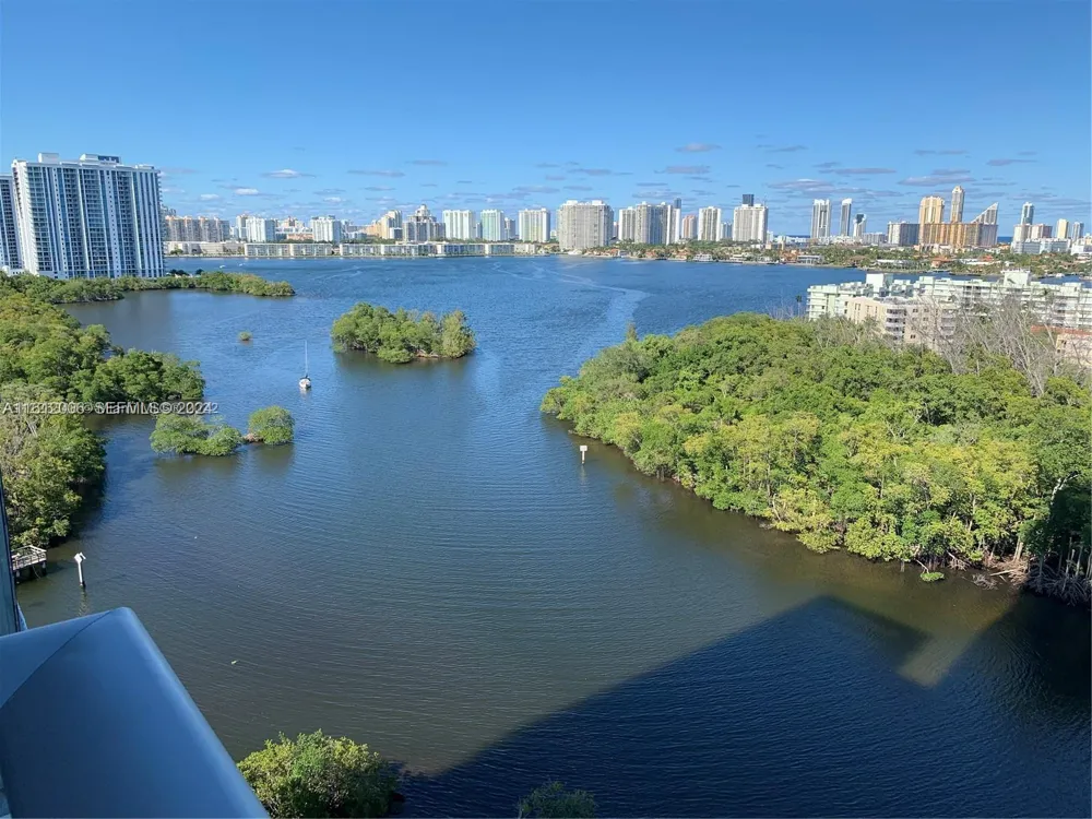 16385 Biscayne Blvd #1418 North Miami Beach, FL 33160