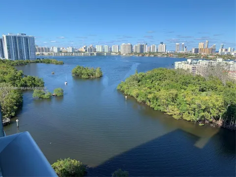 16385 Biscayne Blvd #1418
