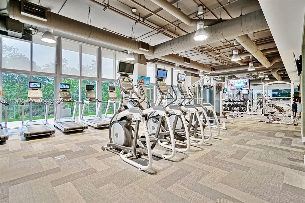 16385 Biscayne Blvd #1418 North Miami Beach, FL 33160