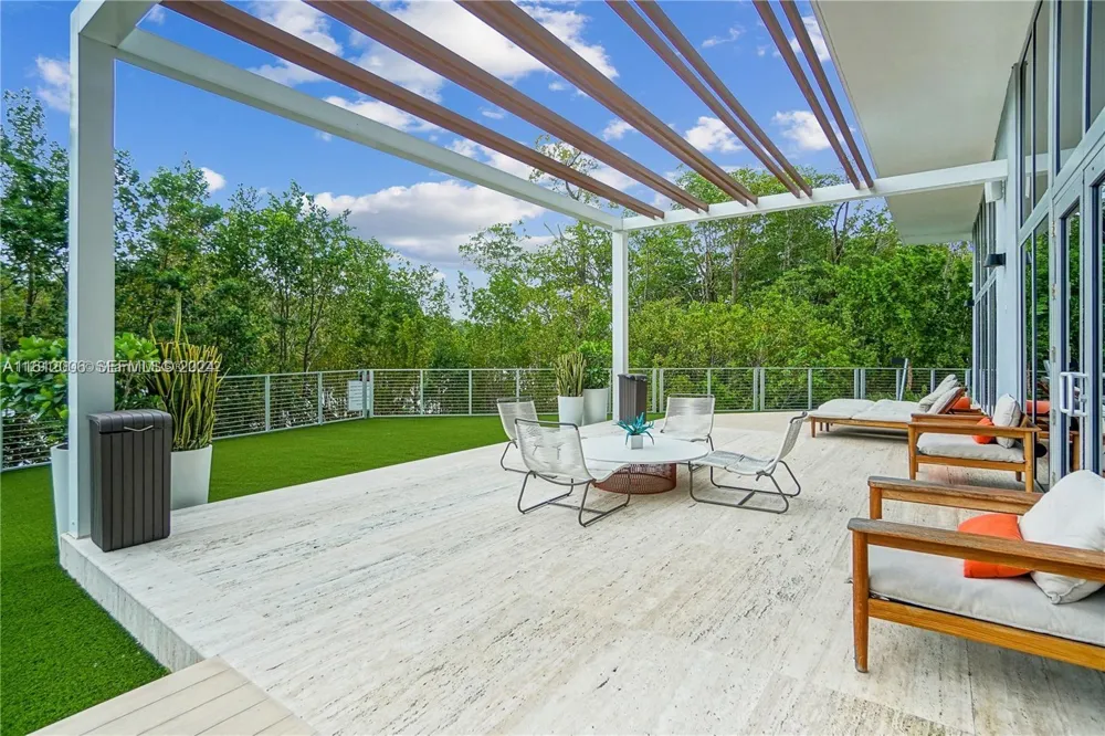 16385 Biscayne Blvd #1418 North Miami Beach, FL 33160