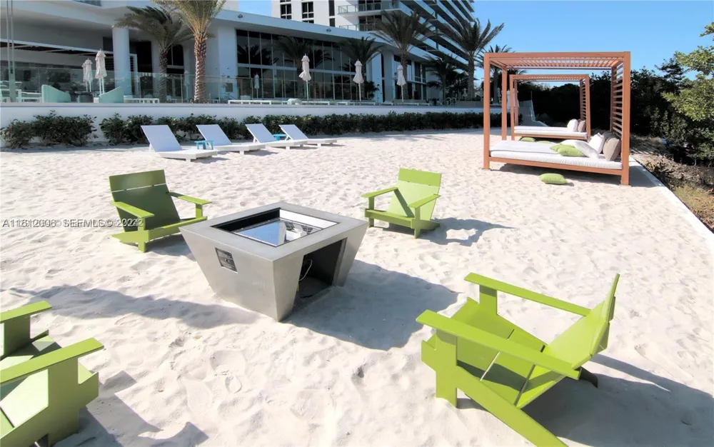 16385 Biscayne Blvd #1418 North Miami Beach, FL 33160