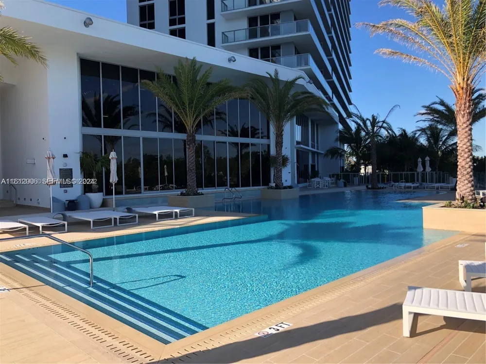 16385 Biscayne Blvd #1418 North Miami Beach, FL 33160