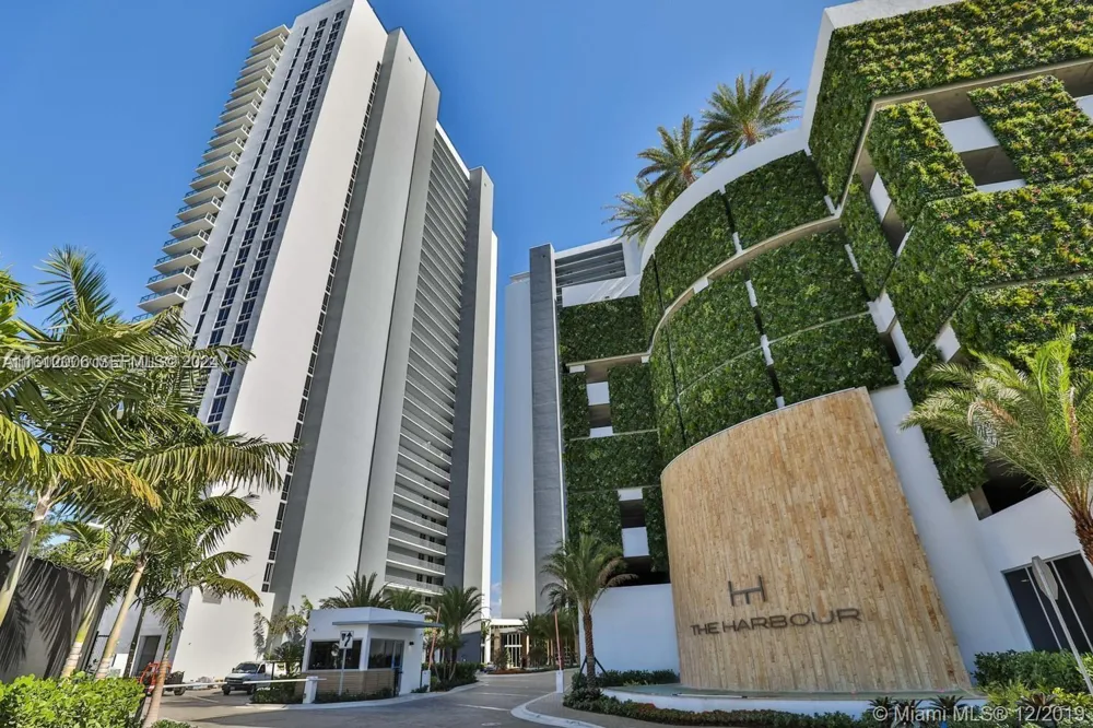 16385 Biscayne Blvd #1418 North Miami Beach, FL 33160