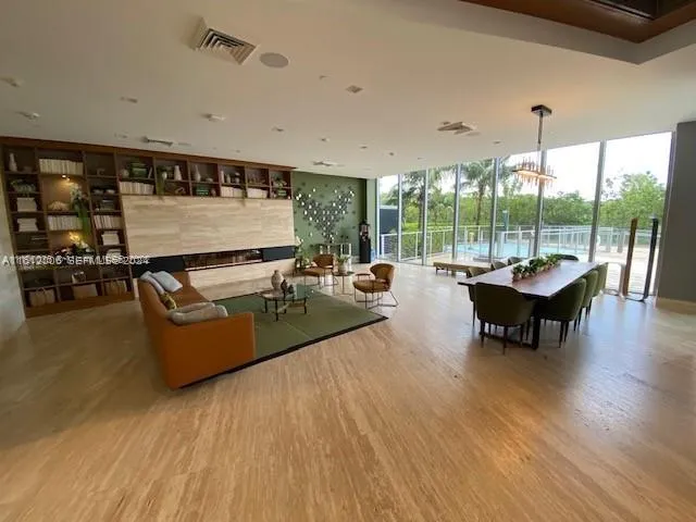 16385 Biscayne Blvd #1418 North Miami Beach, FL 33160