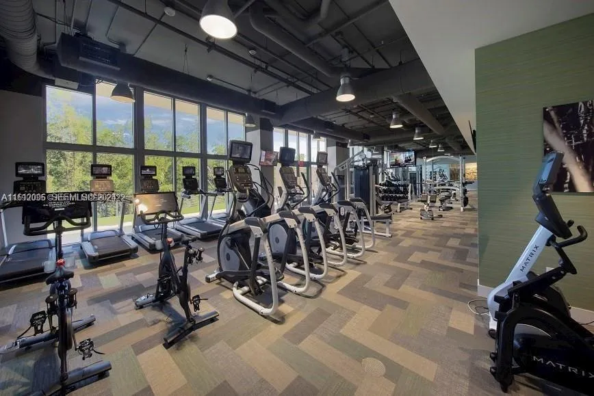 16385 Biscayne Blvd #1418 North Miami Beach, FL 33160