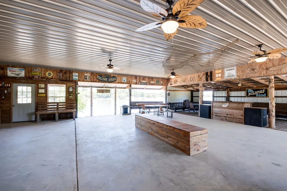 351 New Era Landing Rd Linden, TN 37096