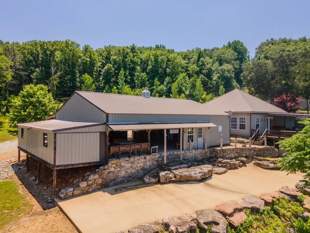 351 New Era Landing Rd Linden, TN 37096