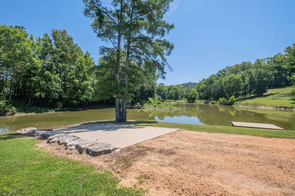 351 New Era Landing Rd Linden, TN 37096