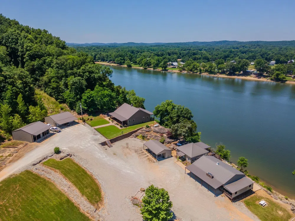 351 New Era Landing Rd Linden, TN 37096