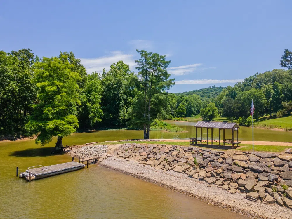 351 New Era Landing Rd Linden, TN 37096