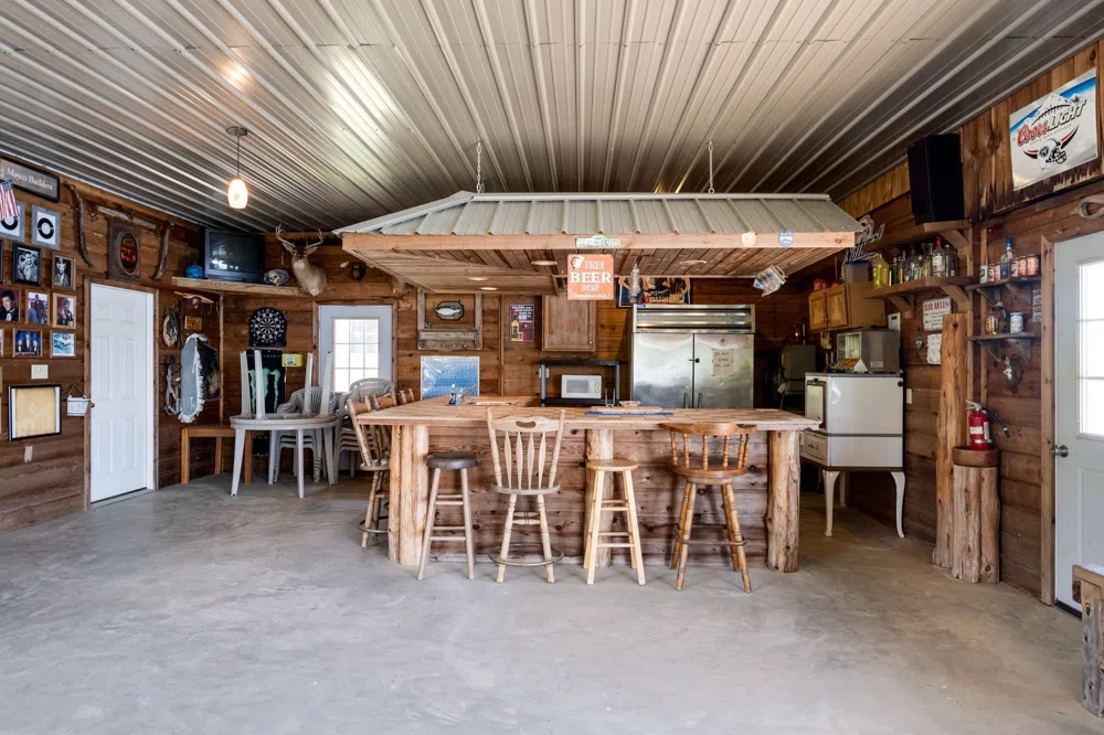 351 New Era Landing Rd Linden, TN 37096