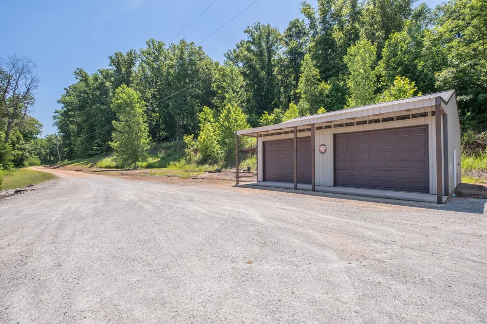 351 New Era Landing Rd Linden, TN 37096